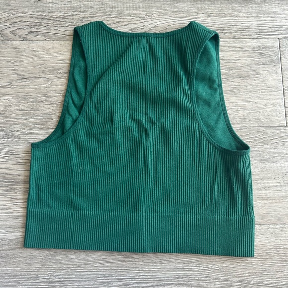 Garage V-Neck Cropped Tank - Picture 2 of 2